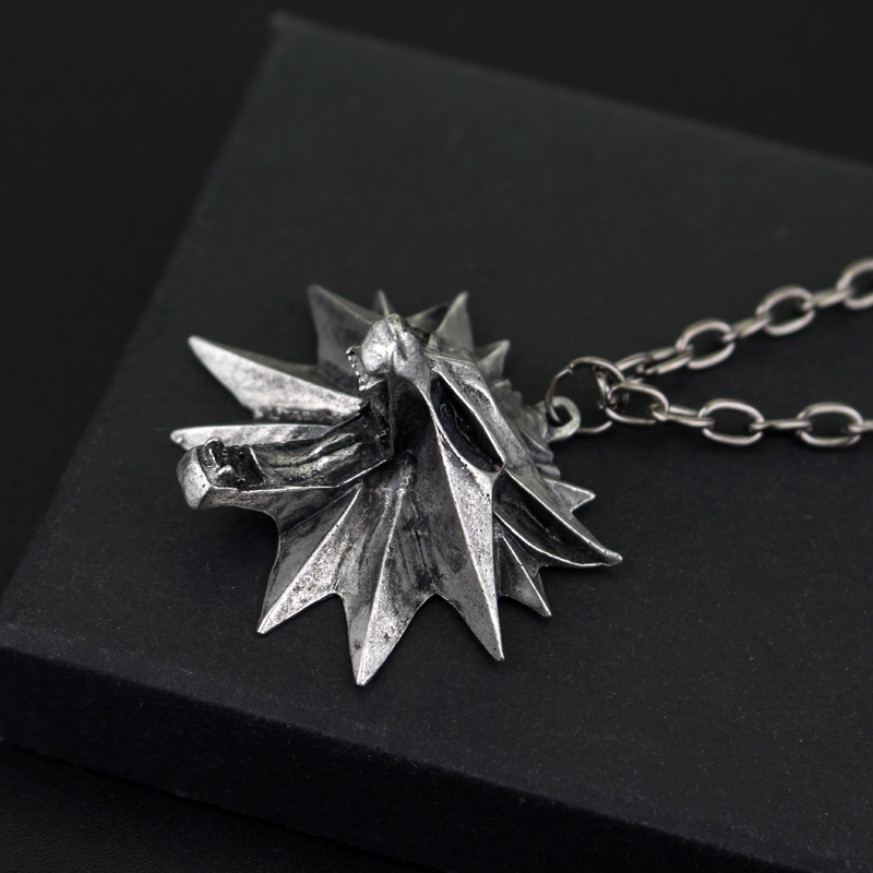 Collier pendentif tête de loup - Wildman Hunting & Outdoor Reviews avis et prix